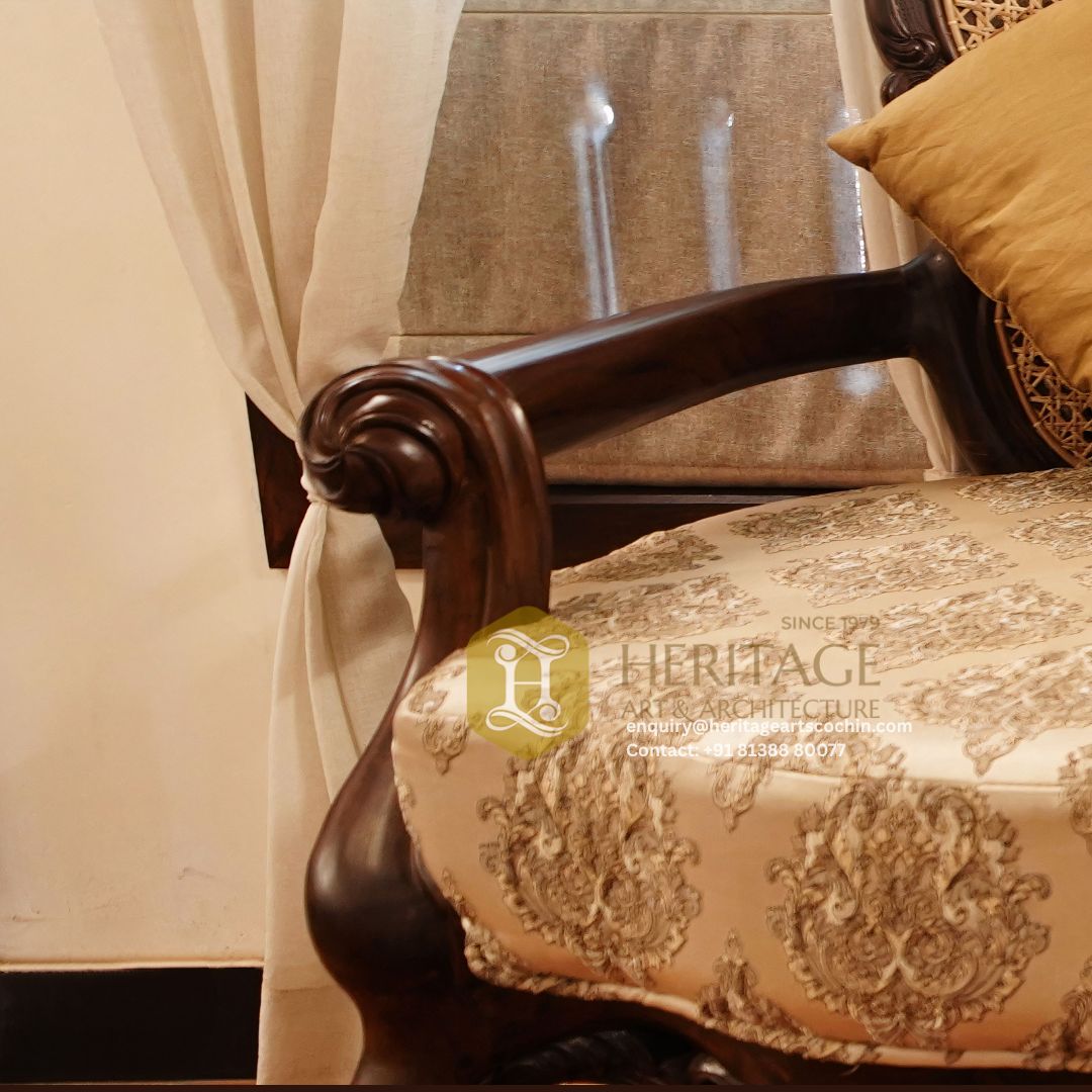 Malabar Majesty Settee - Image 4