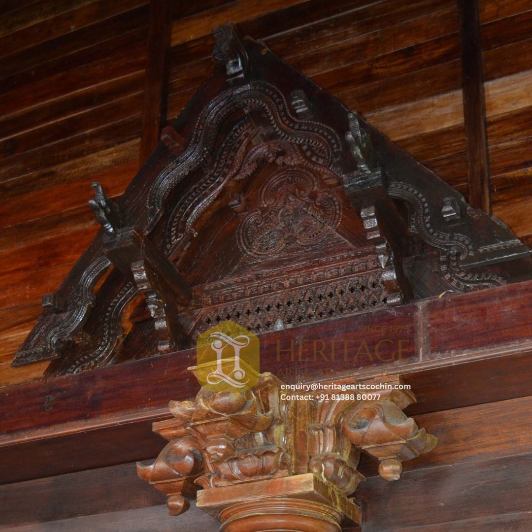 luxury wooden pillar in kerala